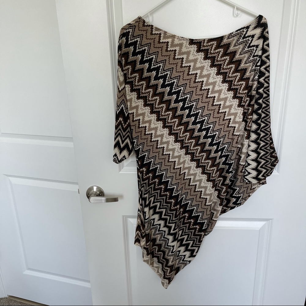 Off the shoulder geometric print dress
